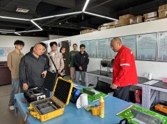 西安石油大学材料学院周勇教授带研究生来公司教研实习相控阵和衍射时差法超声检测